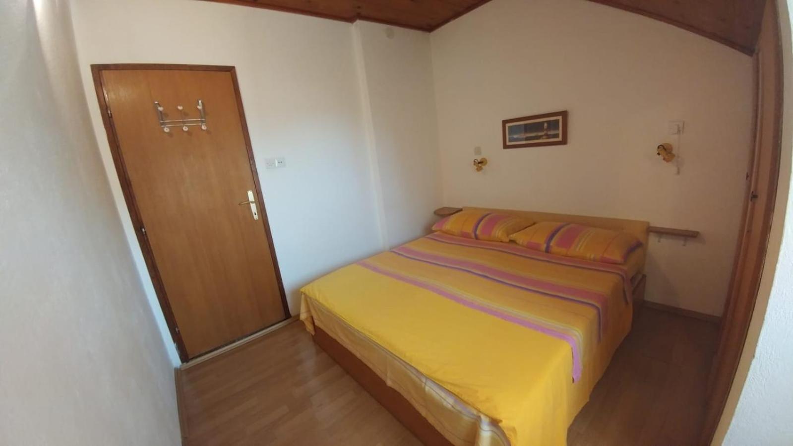 Apartments By The Sea Brela, Makarska - 16065 Cameră foto